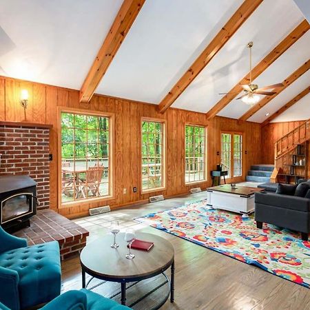 Huge Cabin W Hot Tub, Deck, Grill, Fire Pit, Wifi Berkeley Springs Exteriör bild