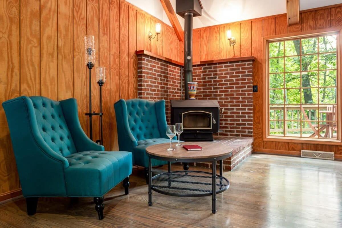 Huge Cabin W Hot Tub, Deck, Grill, Fire Pit, Wifi Berkeley Springs Exteriör bild