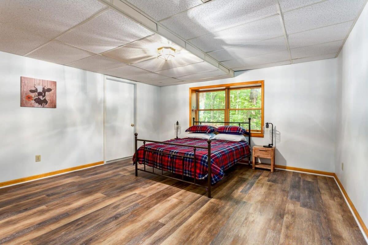 Huge Cabin W Hot Tub, Deck, Grill, Fire Pit, Wifi Berkeley Springs Exteriör bild