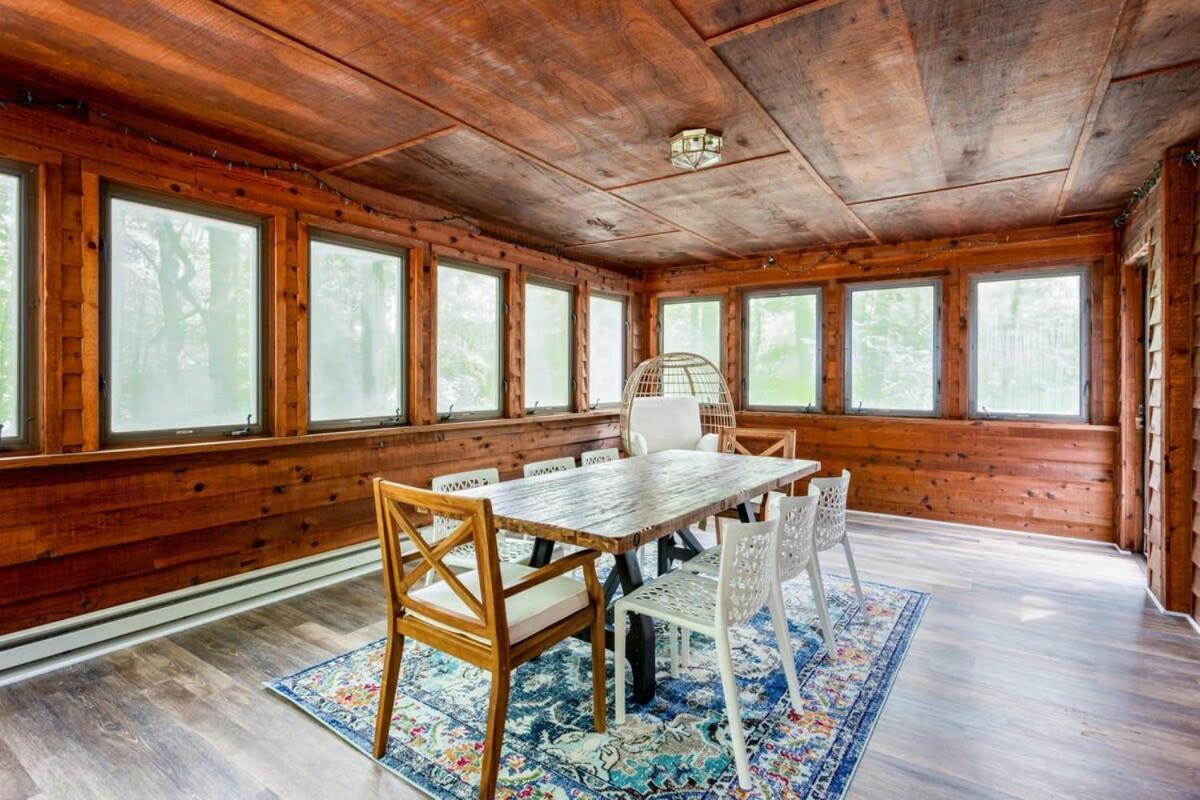 Huge Cabin W Hot Tub, Deck, Grill, Fire Pit, Wifi Berkeley Springs Exteriör bild